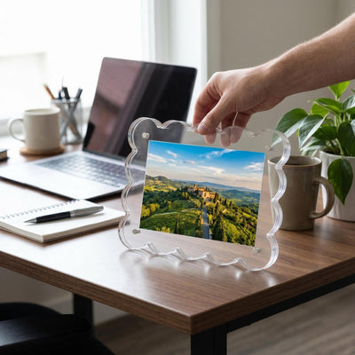 Scalloped Magnetic Acrylic Photo Frame 4" x 6"