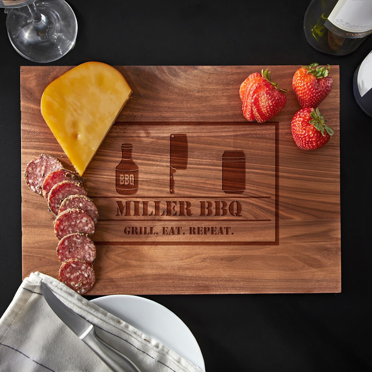 Walnut Monogrammed Cutting Board - Standard (0.75in Thick)